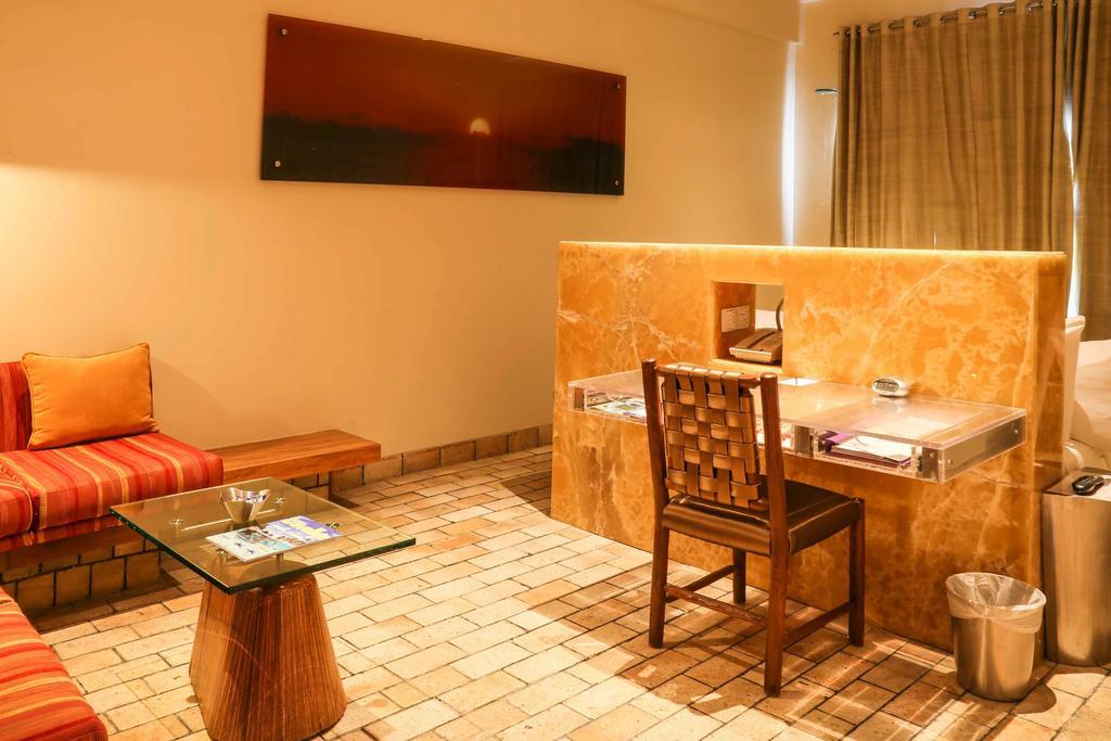 Waterstones Hotel Bombay Esterno foto