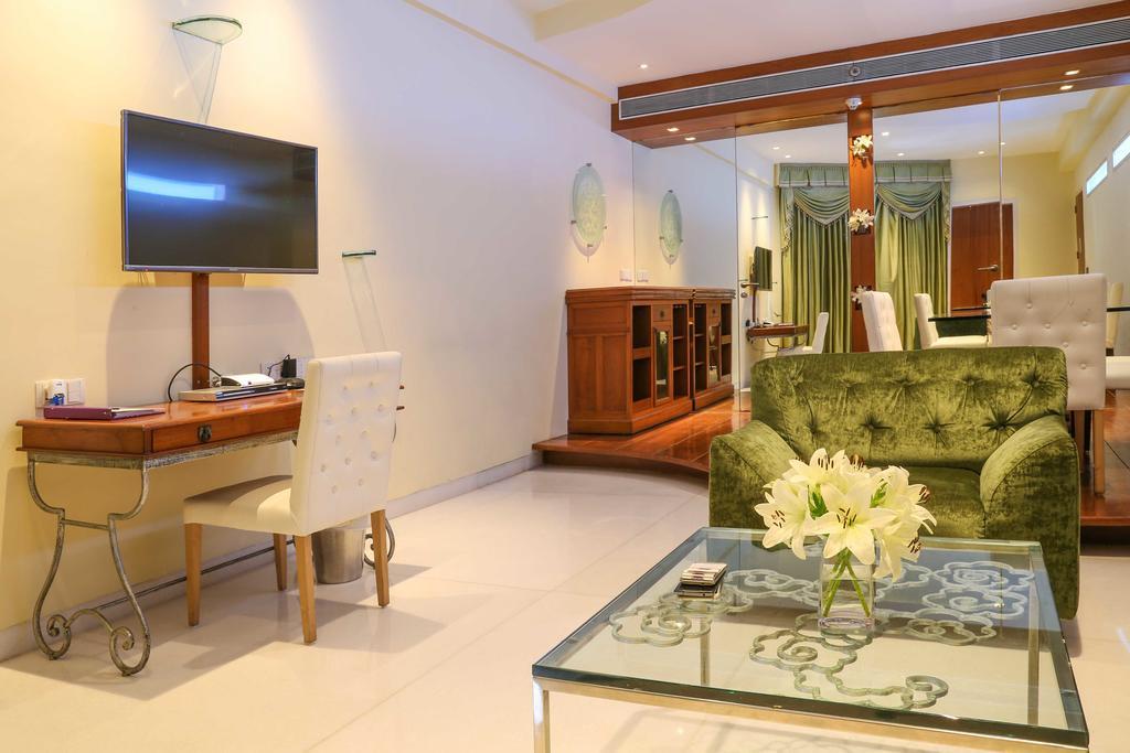 Waterstones Hotel Bombay Esterno foto